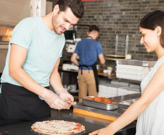 Como cobrar pizza dois sabores? Saiba tudo sobre!